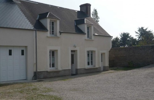 Reville Cottage | Charming home in Reville, 6 guests, modern comfort