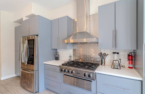 East Downtown Houston Villa | Charming home near stadiums downtown