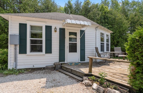 Ephraim Apartment | Charming honeymooners cottage in Ephraim- Charming Deck and privacy!