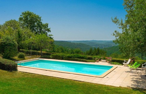 Cahors House | CHARMING HOUSE, LARGE HEATED POOL, SUPERB VIEW AND LARGE LAND