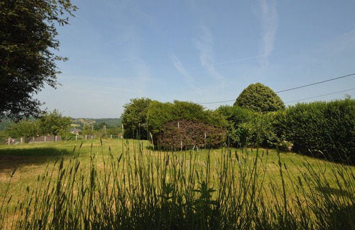 Savignac-Ledrier Cottage | Charming Hydrangea Cottage 3 stars, with lovely views of the countryside and hills, quiet and locate