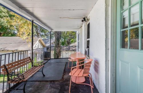 Freetown - Port Rico House | Charming Lafayette Apartment - 3 Bedrooms Free Parking