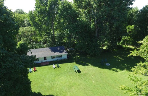 North Hero Cottage | Charming, Lakefront Cottage With Mountain View’s