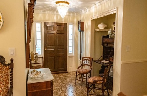 Cold Spring Harbor House | Charming large country home