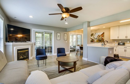 Lewes House | Charming Lewes Townhome w/Sunroom: 5 Mi to Beach!
