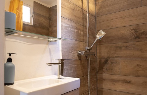 Apt House | Charming little house in the heart of town