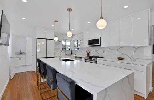 Ladera Heights House | Charming Luxury 3-bedroom house with Private Parking in welcoming Ladera Heights