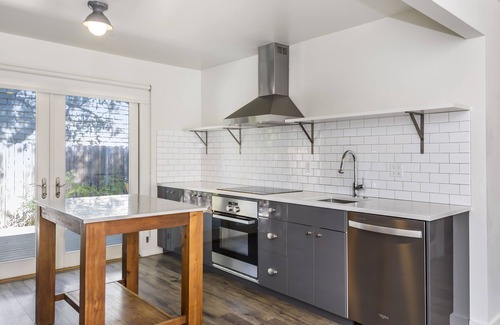 Healdsburg Cottage | Charming Matheson Modern Townhome 2 Blocks from Healdsburg Plaza