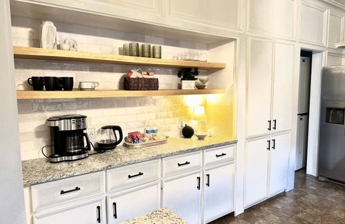 Cherry Street House | Charming Midtown Bungalow