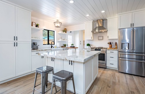 Coconino Estates House | Charming Modern Farmhouse In The Pines