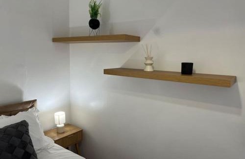 Dundee Apartment | Charming, Modern Flat sleeps 5
