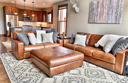 Fraser House | Charming Mountain House with Continental Divide Views & Hot Tub!