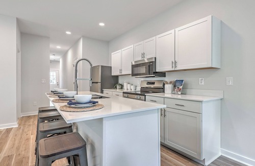 Hanahan House | Charming New Build 3 Bedroom in Hanahan! Close to everything!