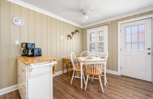 Midtown Ocean City Cottage | Charming Oceanblock Cottage just steps to beach! FREE LINENS