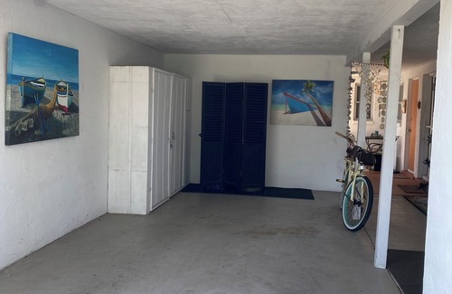 Gulf Gate Estates Villa | Charming "Old Florida" Villa - 2 miles to Siesta Key- WAIT for approval to book.