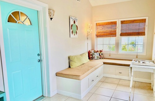 Atlantic Beach Cottage | Charming Pet-Friendly Cottage in beautiful Atlantic Beach with AC, WiFi