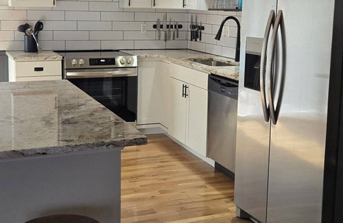 St. Peters House | Charming, Pet friendly, Long stay discounts, 6 miles to Convention Center