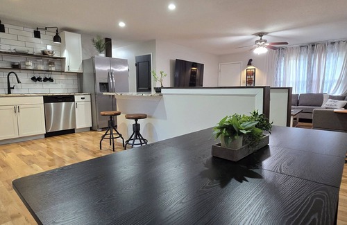 St. Peters House | Charming, Pet friendly, Long stay discounts, 6 miles to Convention Center