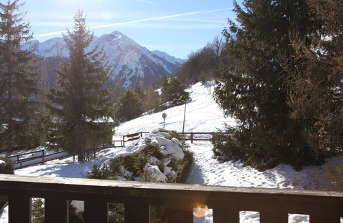 Pra Loup Condo | Charming Pra Loup 1500 studio with large sunny balcony. WiFi fiber.