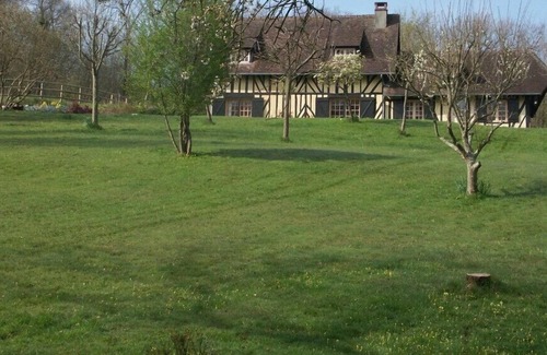 Periers-en-Auge Villa | Charming property in the countryside near the Cabourg sea Sleeps 7-14