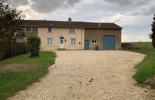 Forges-sur-Meuse Cottage | Charming Renovated Home near Verdun with Modern Amenities, Terrace, and Garden