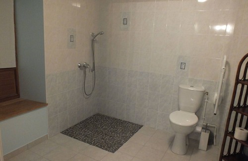 La Berthenoux Bed & Breakfast | Charming renovated guest room with parking in La Berthenoux