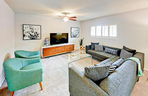 Scottsdale Country Acres House | Charming Retro Gem