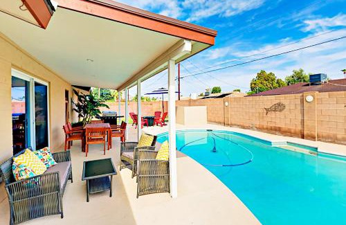 Scottsdale Country Acres House | Charming Retro Gem