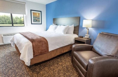 Beatrice Hotel | Charming Room Parking Included Near Rolla‑Rena Skate Center And Scenic Trails