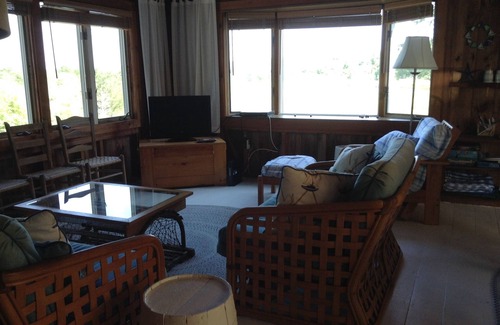 Falmouth Cottage | Charming Sea Side Cape Cod Cottage