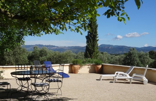 Mazan House | Charming small house in an olive grove with view