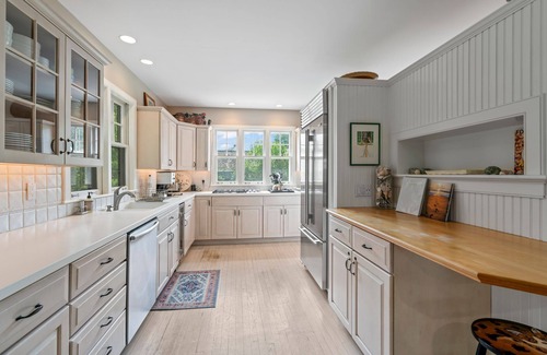 Village of Southampton House | Charming Southampton Village Home 4 Bedroom, 2 Bath n5 minutes from the beach