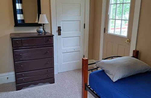 Pine River House | Charming, Spacious Craftsman in Lakes Country! Short walk to beach/park/food