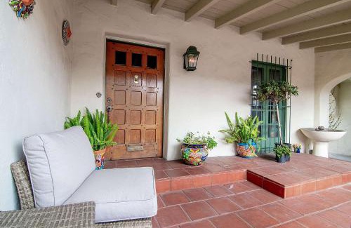 Mid-Wilshire House | Charming Spanish Villa with Jacuzzi in Prime LA Beverly Grove