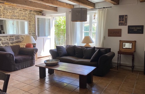 Pleudihen-sur-Rance House | Charming stone house on the banks of the Rance