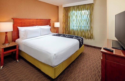 University Heights Hotel | Charming Stay Minutes Away from SeaWorld & San Diego Zoo