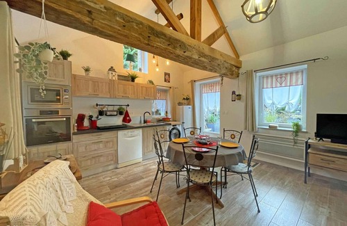 La Coulonche Cottage | Charming stone house with WIFI and pets welcome