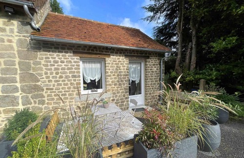 La Coulonche Cottage | Charming stone house with WIFI and pets welcome