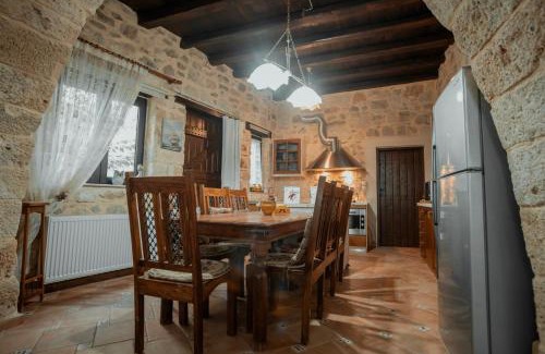 Kavrochori Villa | Charming Stone Villa in Crete