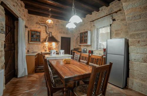 Kavrochori Villa | Charming Stone Villa in Crete