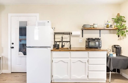 Villa Park Apartment | Charming Studio 2 Blocks from Light Rail & Downtown Bike Path!