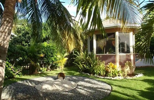 Bodden Town House | Charming studio in fabulous Bodden Town with WiFi, AC