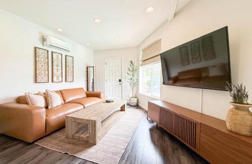 Ladera Heights House | Charming Studio Oasis with Pool Near SoFi - MKLAD4