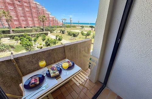 Saint-Hippolyte Apartment | Charming Studio with sea view + direct sea access