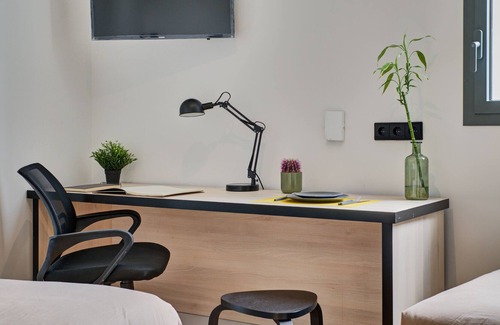 Milagrosa Apartment | Charming Studio with High-Speed Wi-Fi in Pamplona