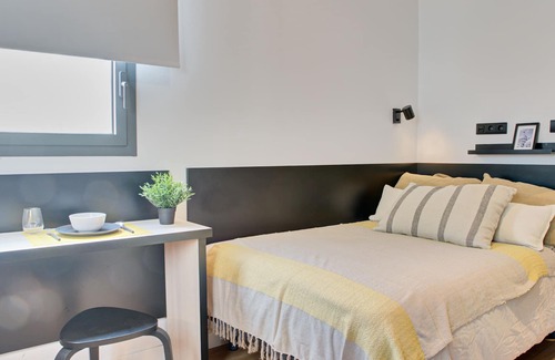 Milagrosa Apartment | Charming Studio with High-Speed Wi-Fi in Pamplona