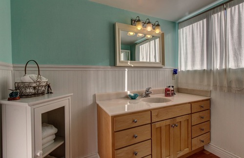 Mendocino House | Charming Studio with WiFi - Walking Distance to Caspar Beach