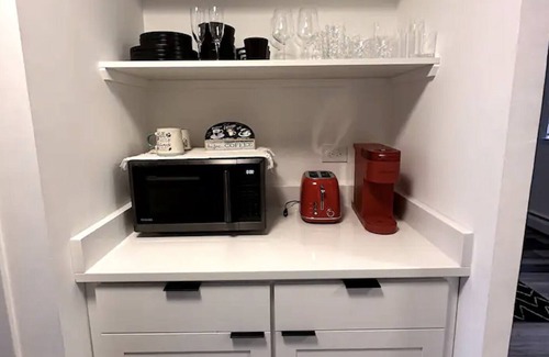 Riverside Apartment | Charming Suite in Berwyn/Forest Park