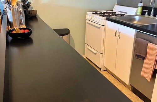Brooklyn Heights Apartment | Charming, sunny 2 BR near the Heights Promenade