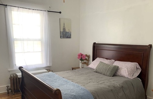 Butte House | Charming Three Bedroom, family and pet-friendly home.